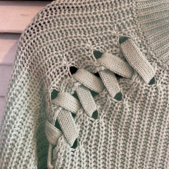 Sweater - Picture 4 of 4